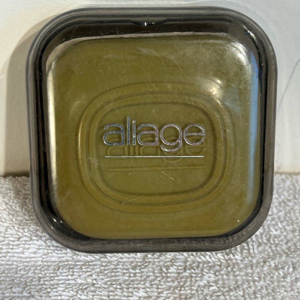 ESTEE LAUDER Aliage Fragrance Cake Soap 3.5oz Plastic SoapBox Dish NEW RARE